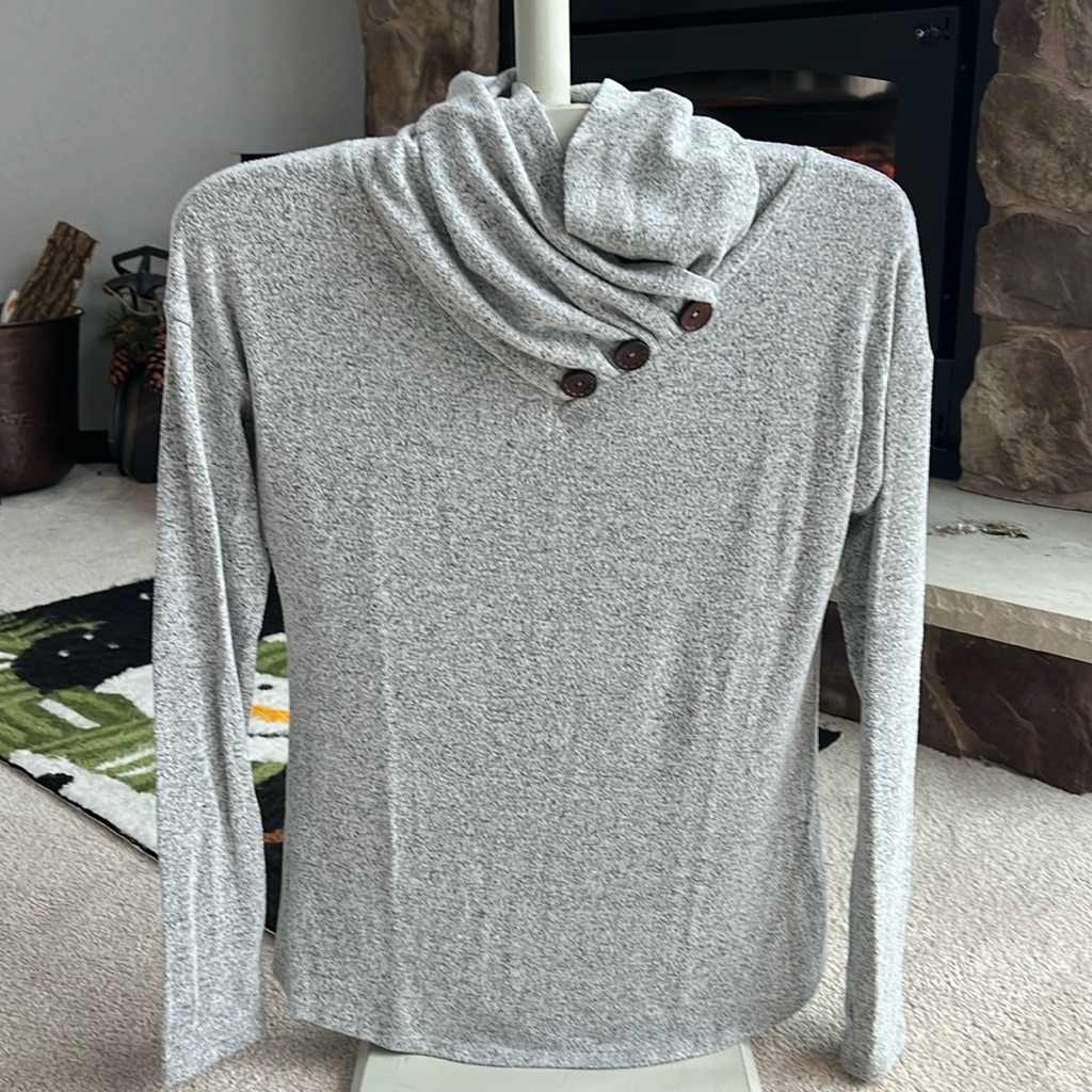 Axis - Sweater